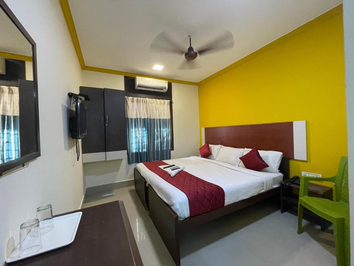 Skyry Hotels Adyar Chennai Exterior photo